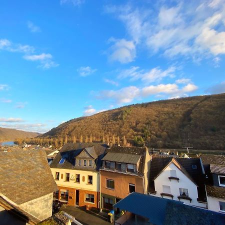 Schoene Fewo Moselblick Wlan Netflix Freizeitpark Apartment Klotten Exterior photo